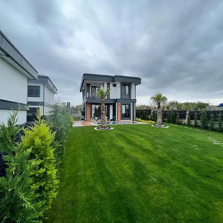 Villa The Of *
